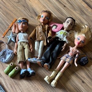 Bratz dolls bundle and accessories 2001 MGA entertainment